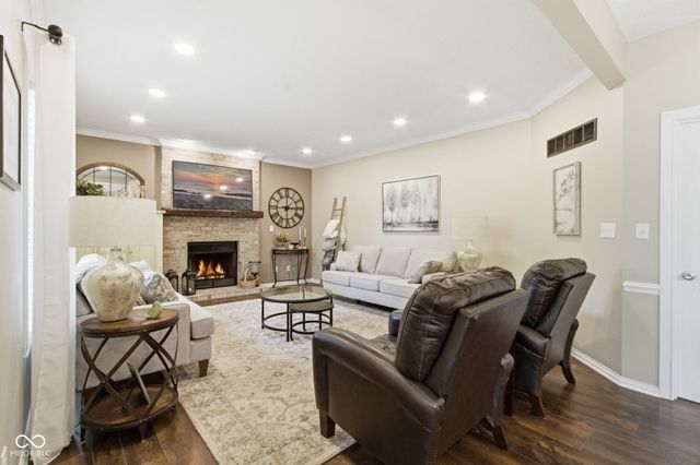129 E Laredo Way N, Carmel, IN 46032