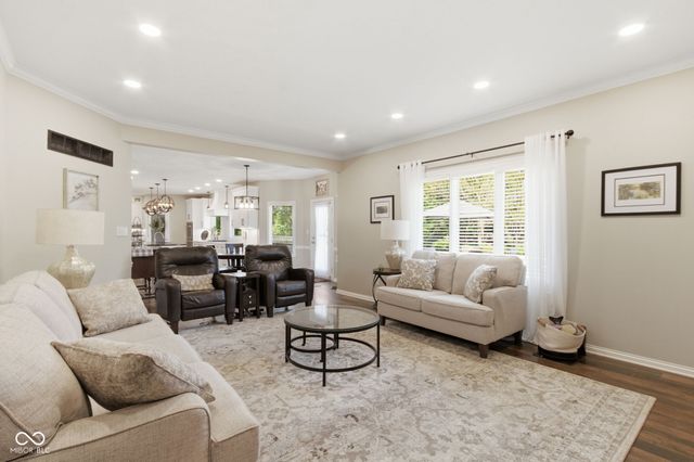 129 E Laredo Way N, Carmel, IN 46032