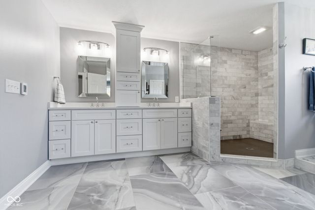 129 E Laredo Way N, Carmel, IN 46032