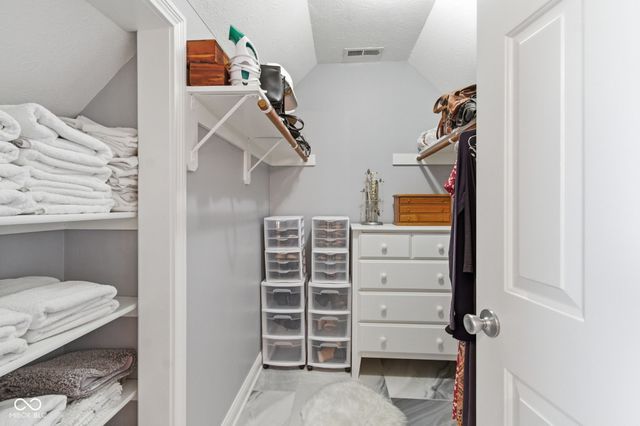 129 E Laredo Way N, Carmel, IN 46032