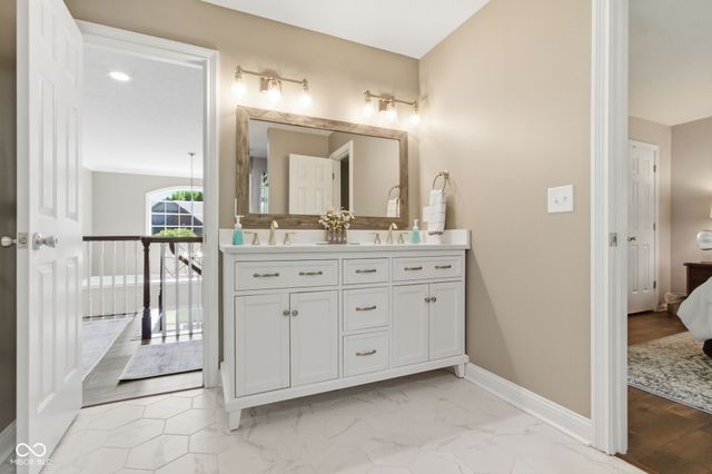 129 E Laredo Way N, Carmel, IN 46032