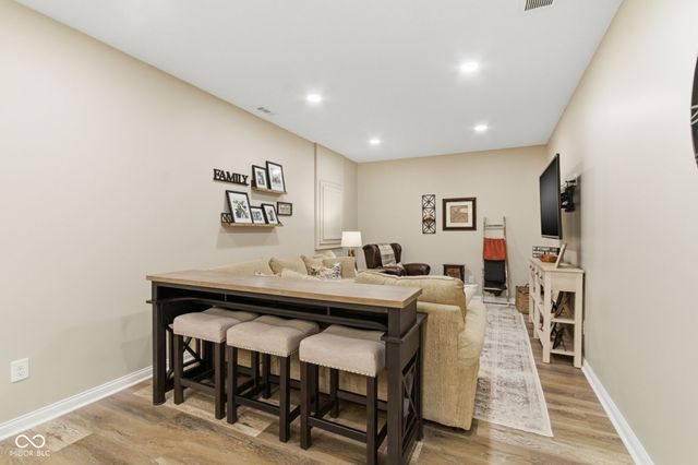 129 E Laredo Way N, Carmel, IN 46032