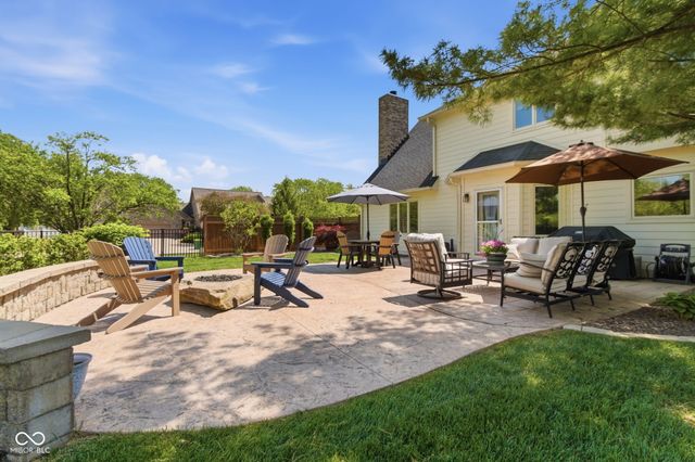 129 E Laredo Way N, Carmel, IN 46032
