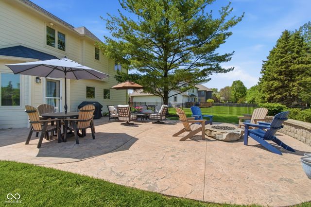 129 E Laredo Way N, Carmel, IN 46032