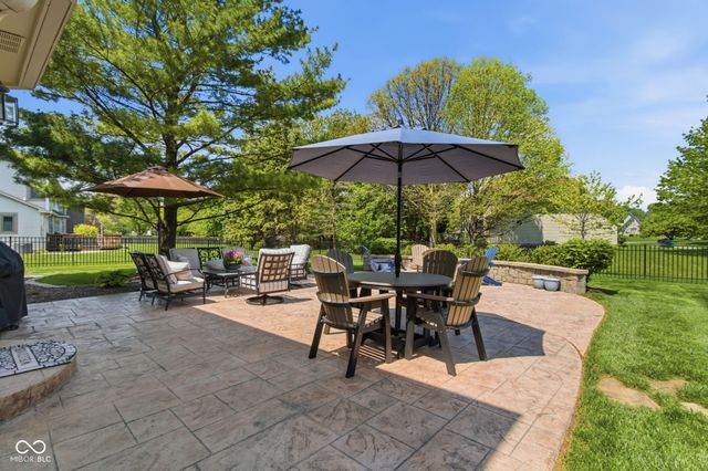 129 E Laredo Way N, Carmel, IN 46032