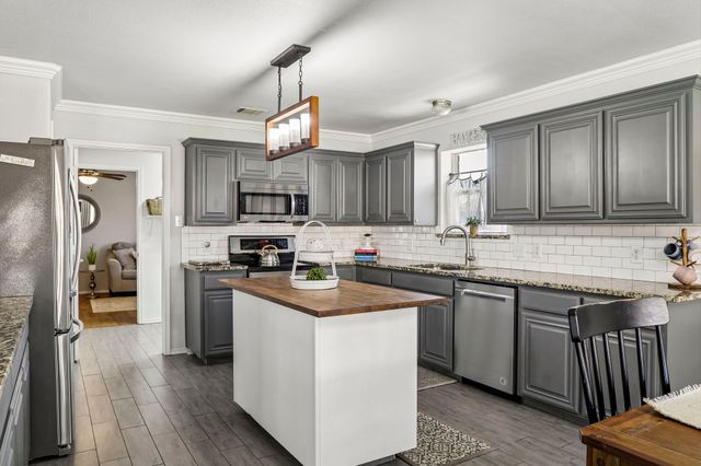 705 Mcalpin Road, Midlothian, TX 76065