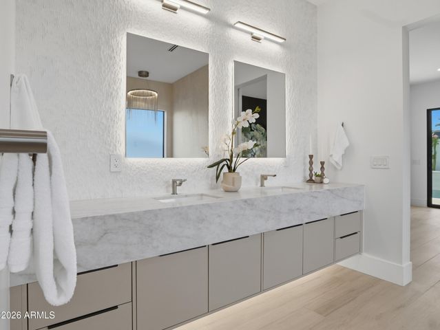 8508 E INDIANOLA Avenue, Scottsdale, AZ 85251