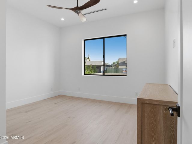 8508 E INDIANOLA Avenue, Scottsdale, AZ 85251