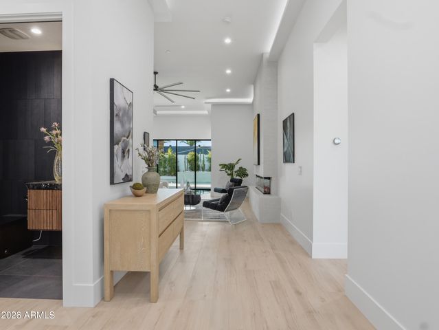 8508 E INDIANOLA Avenue, Scottsdale, AZ 85251