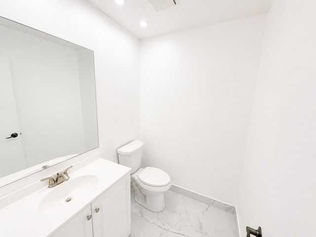 1207 S Drive Way C, Delray Beach, FL 33445