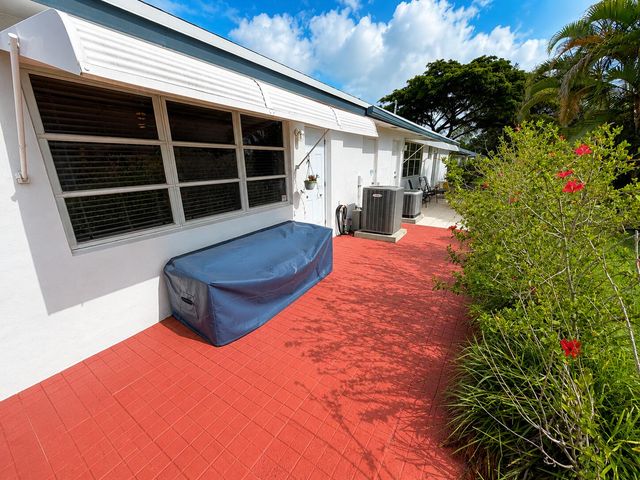 1207 S Drive Way C, Delray Beach, FL 33445