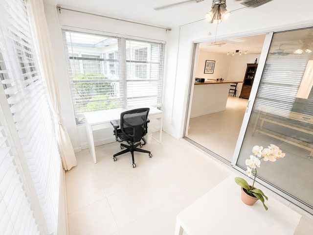 1207 S Drive Way C, Delray Beach, FL 33445
