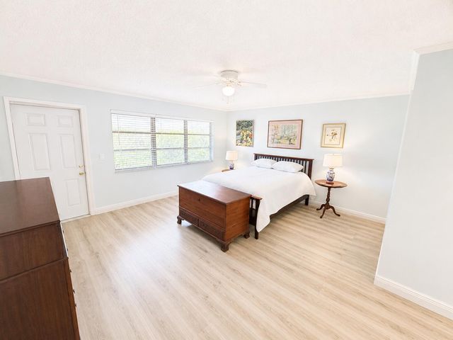 1207 S Drive Way C, Delray Beach, FL 33445