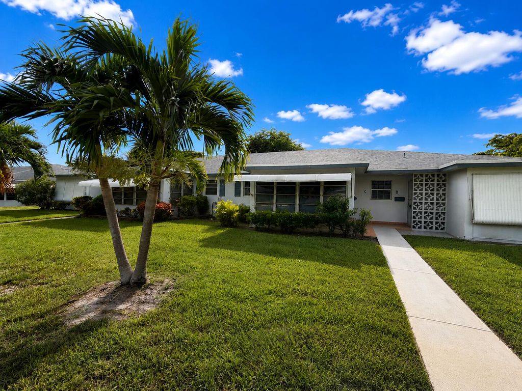 1207 S Drive Way C, Delray Beach, FL 33445