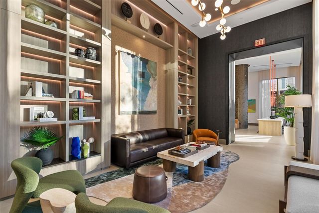 275 1ST AVENUE S 2702, St Petersburg, FL 33701