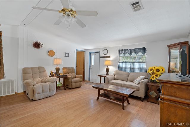6037 W Patriot Street, Homosassa, FL 34448