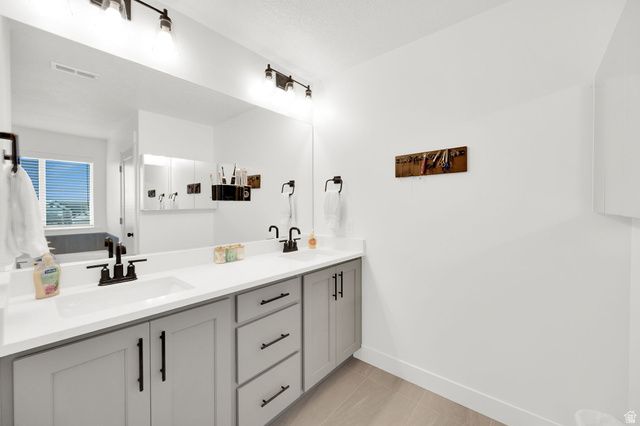 213 W SICULA RD, Vineyard, UT 84059