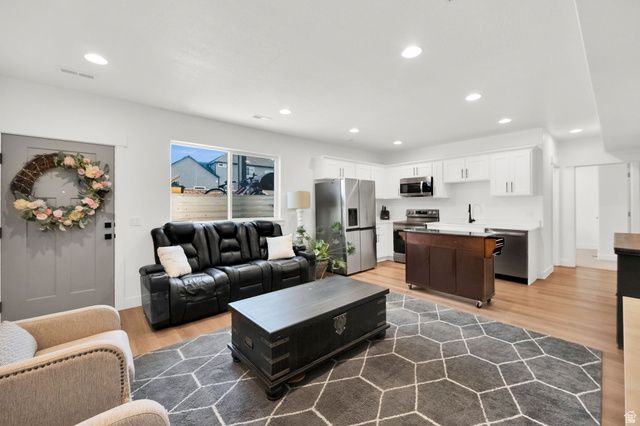 213 W SICULA RD, Vineyard, UT 84059