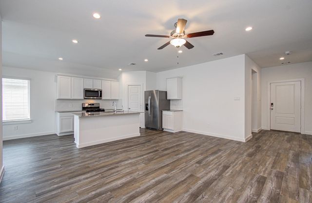 1130 Desert Willow Drive, Rosharon, TX 77583