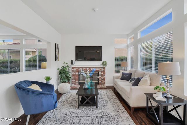 323 Ocho Rios Way, Oak Park, CA 91377