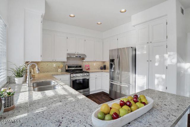 323 Ocho Rios Way, Oak Park, CA 91377
