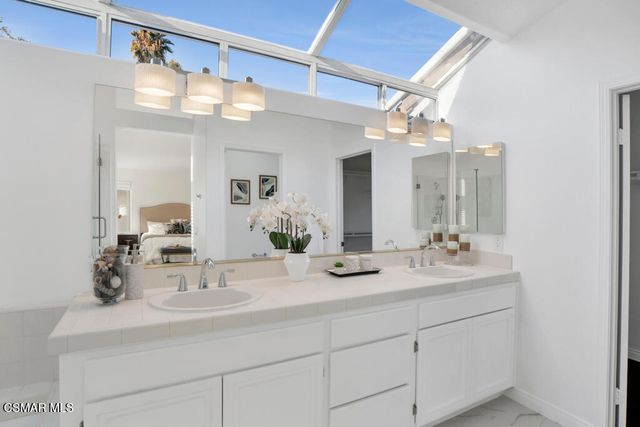 323 Ocho Rios Way, Oak Park, CA 91377