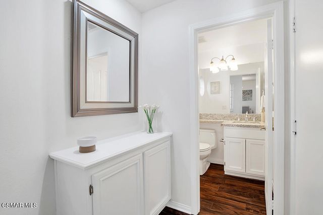 323 Ocho Rios Way, Oak Park, CA 91377