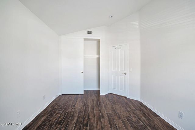 323 Ocho Rios Way, Oak Park, CA 91377
