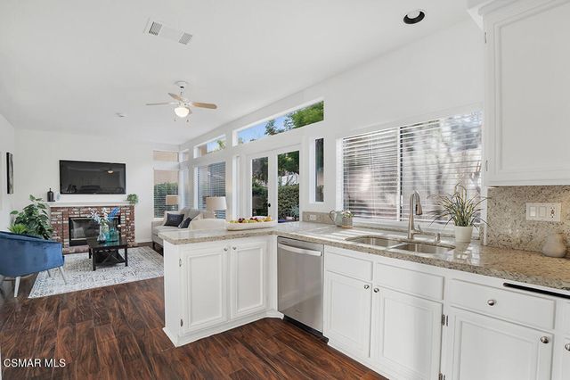 323 Ocho Rios Way, Oak Park, CA 91377