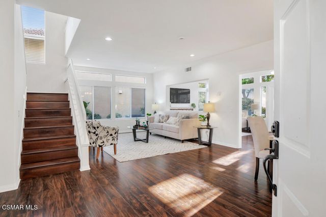323 Ocho Rios Way, Oak Park, CA 91377