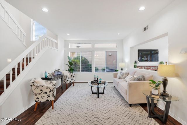 323 Ocho Rios Way, Oak Park, CA 91377