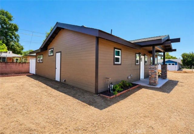 4809 Charlotte Way, Riverside, CA 92504