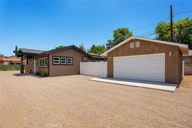 4809 Charlotte Way, Riverside, CA 92504