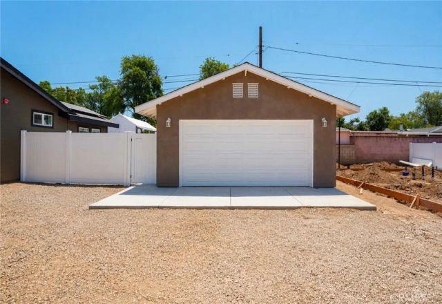 4809 Charlotte Way, Riverside, CA 92504