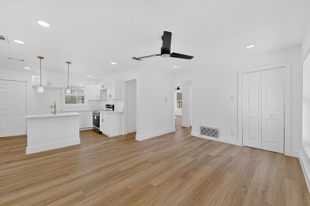 1332 Gaylord Drive, Dallas, TX 75217