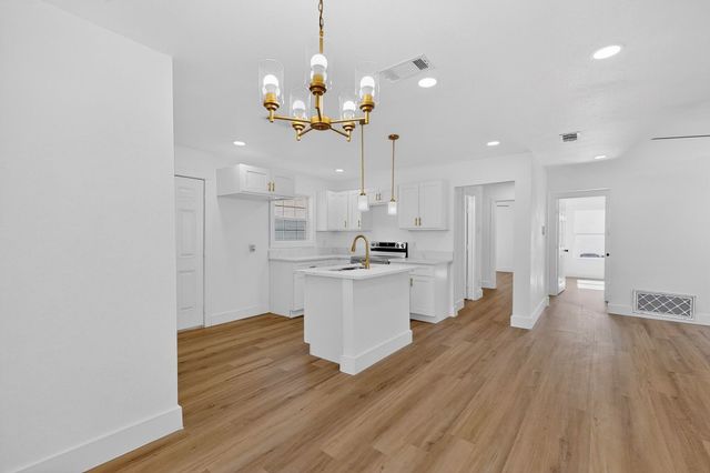 1332 Gaylord Drive, Dallas, TX 75217