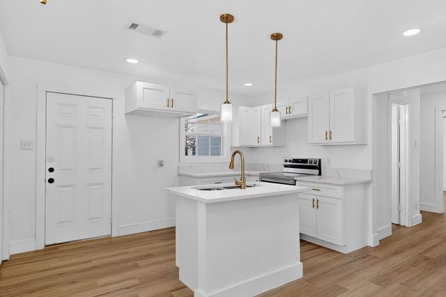 1332 Gaylord Drive, Dallas, TX 75217