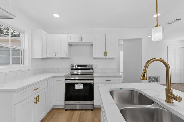 1332 Gaylord Drive, Dallas, TX 75217