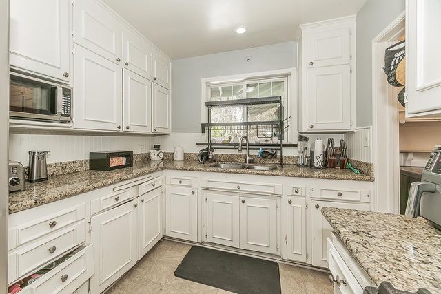 2937 E Willis Avenue, Fresno, CA 93726