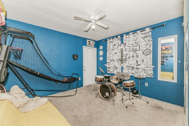 2937 E Willis Avenue, Fresno, CA 93726