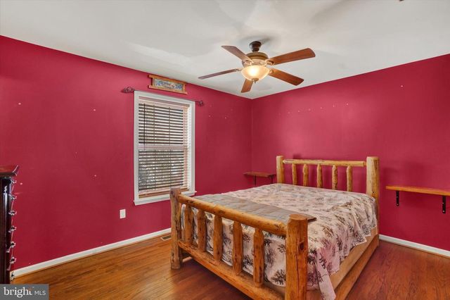 39 W GEORGE ST, Yoe, PA 17313