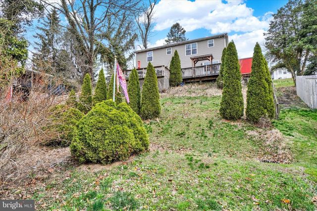 39 W GEORGE ST, Yoe, PA 17313