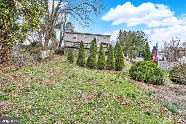 39 W GEORGE ST, Yoe, PA 17313