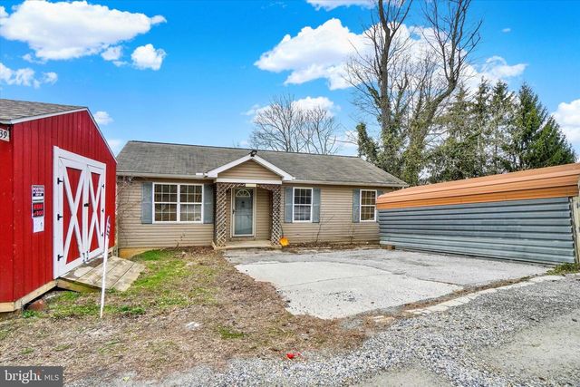 39 W GEORGE ST, Yoe, PA 17313