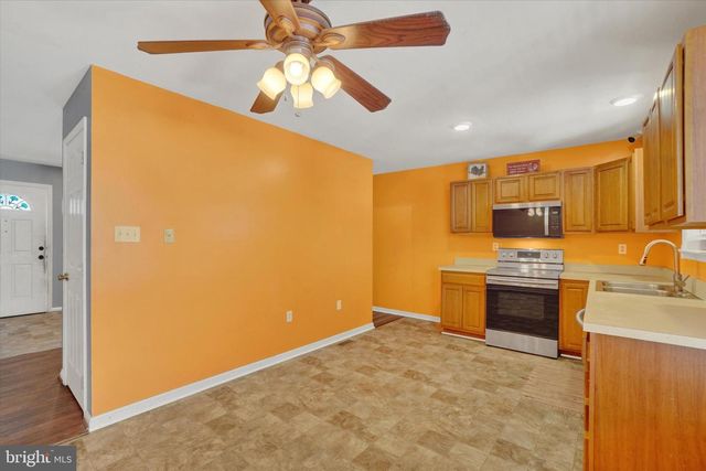 39 W GEORGE ST, Yoe, PA 17313