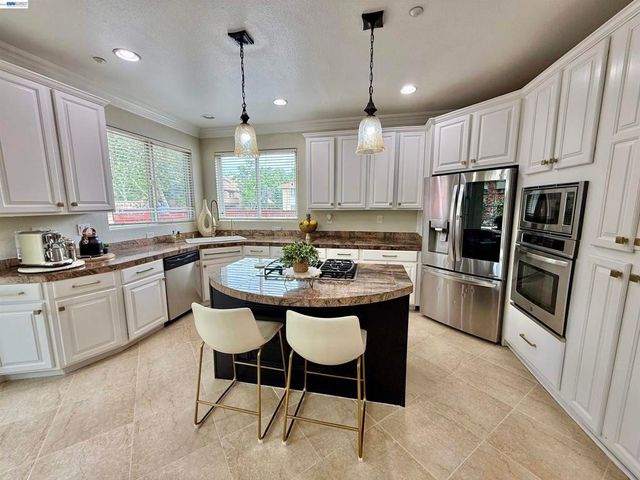 1284 Riesling Cir, Livermore, CA 94550
