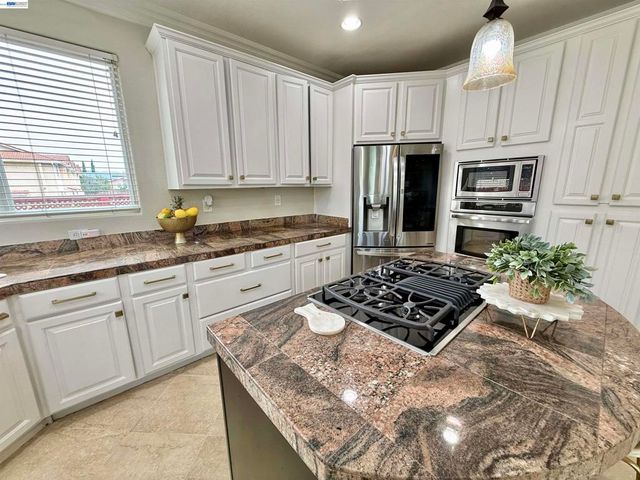 1284 Riesling Cir, Livermore, CA 94550