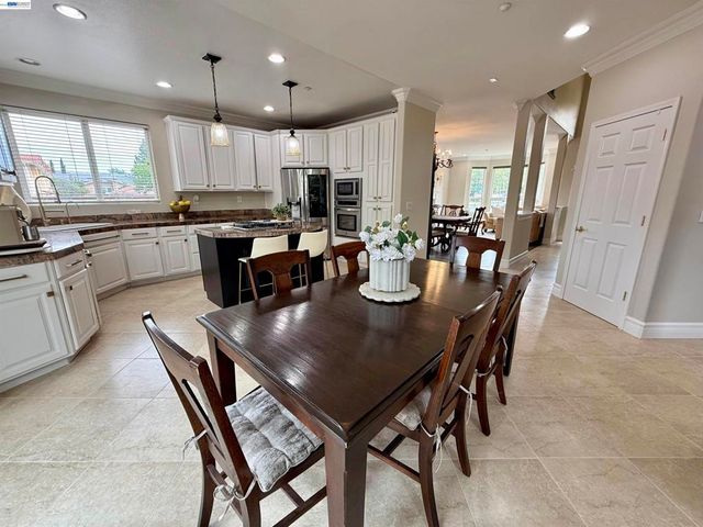 1284 Riesling Cir, Livermore, CA 94550