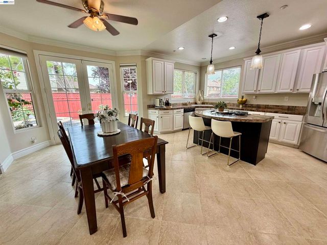 1284 Riesling Cir, Livermore, CA 94550