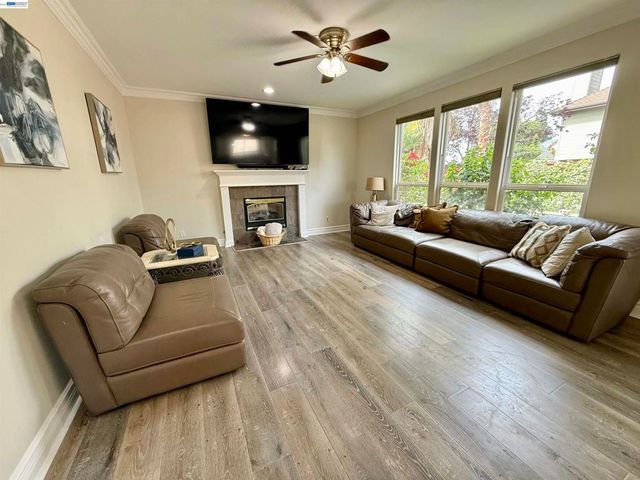 1284 Riesling Cir, Livermore, CA 94550